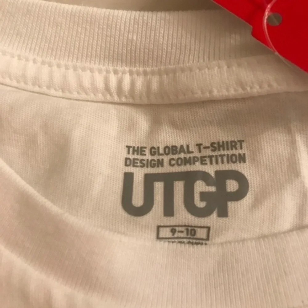 RARE Animal Crossing Nintendo x Uniqlo Tee - Picture 5 of 11